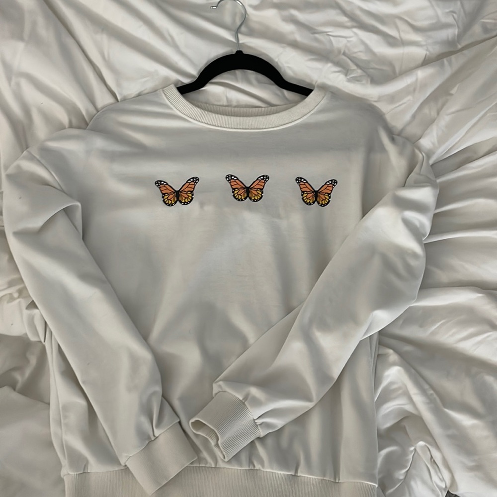 Trendy crewneck!